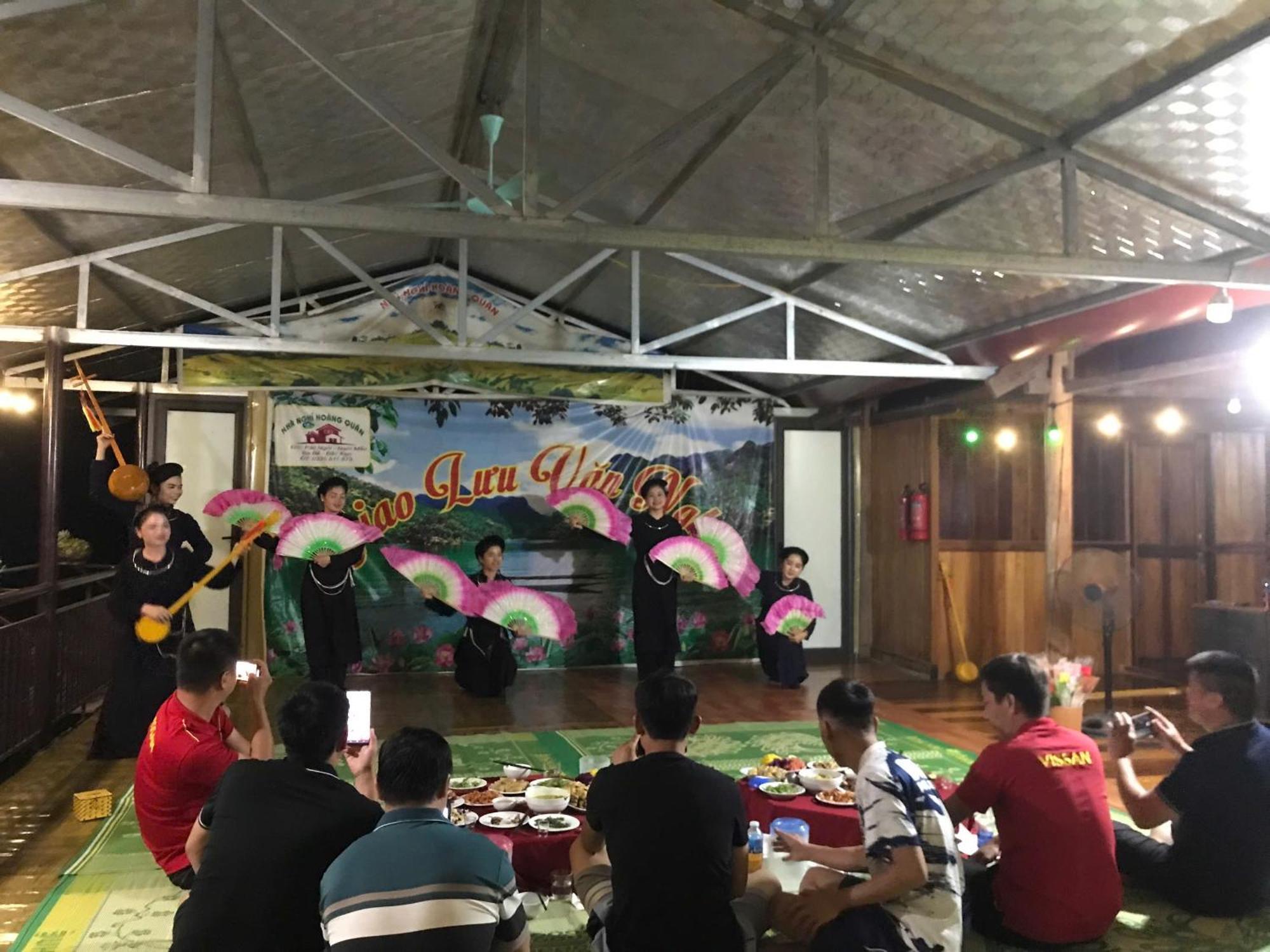 Hoang Quan Homestay Ba Be 外观 照片